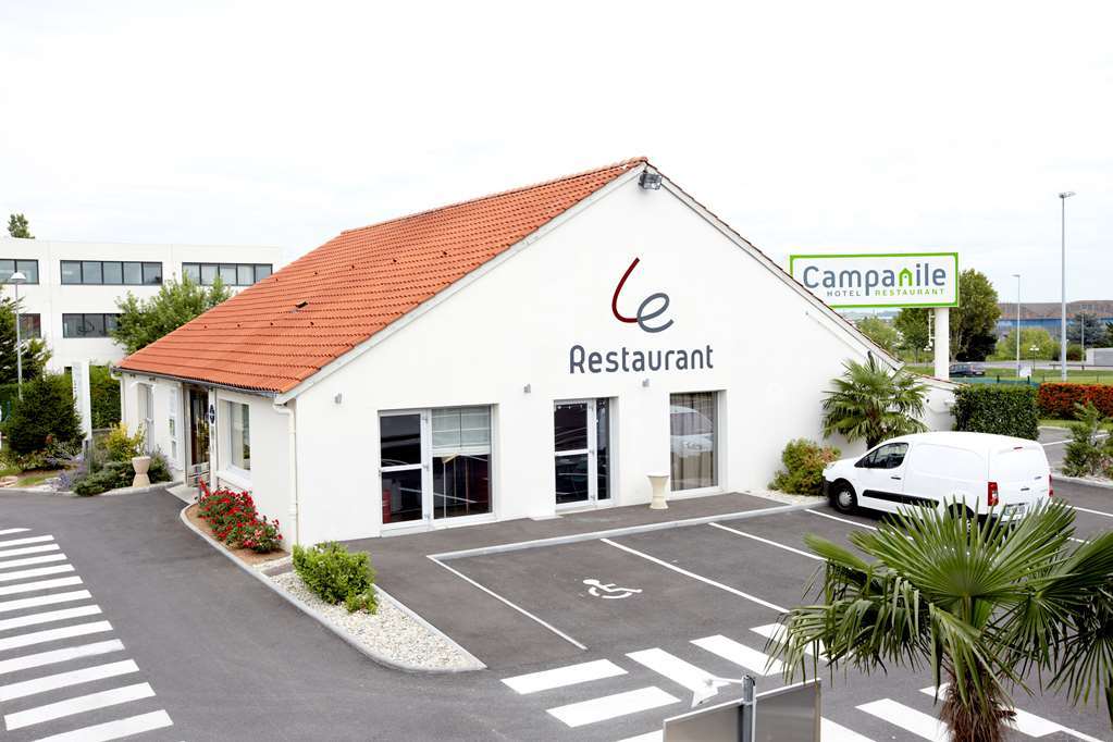Готель Campanile Lyon Bron Eurexpo Екстер'єр фото